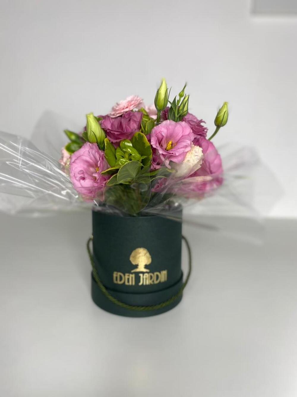 imagem Small Flower Box com mix de flores rosa