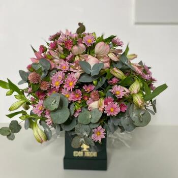 imagem Small Flower Box - Green com mix flores cor de rosa